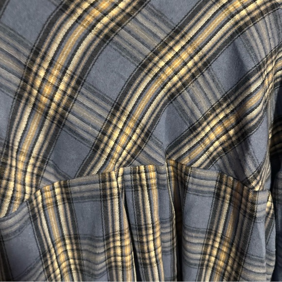 Casual Blue Plaid Button-Down Shirt - Picture 9 of 9